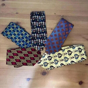 Vintage Silk ties including the “Nutcracker.” Five in this bundle.
